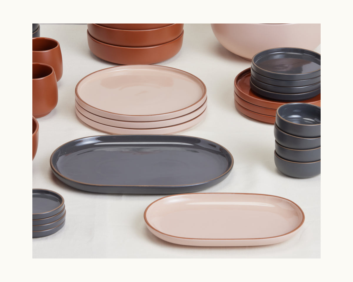 Plats de service en céramique émaillés à la main – Lot de 2