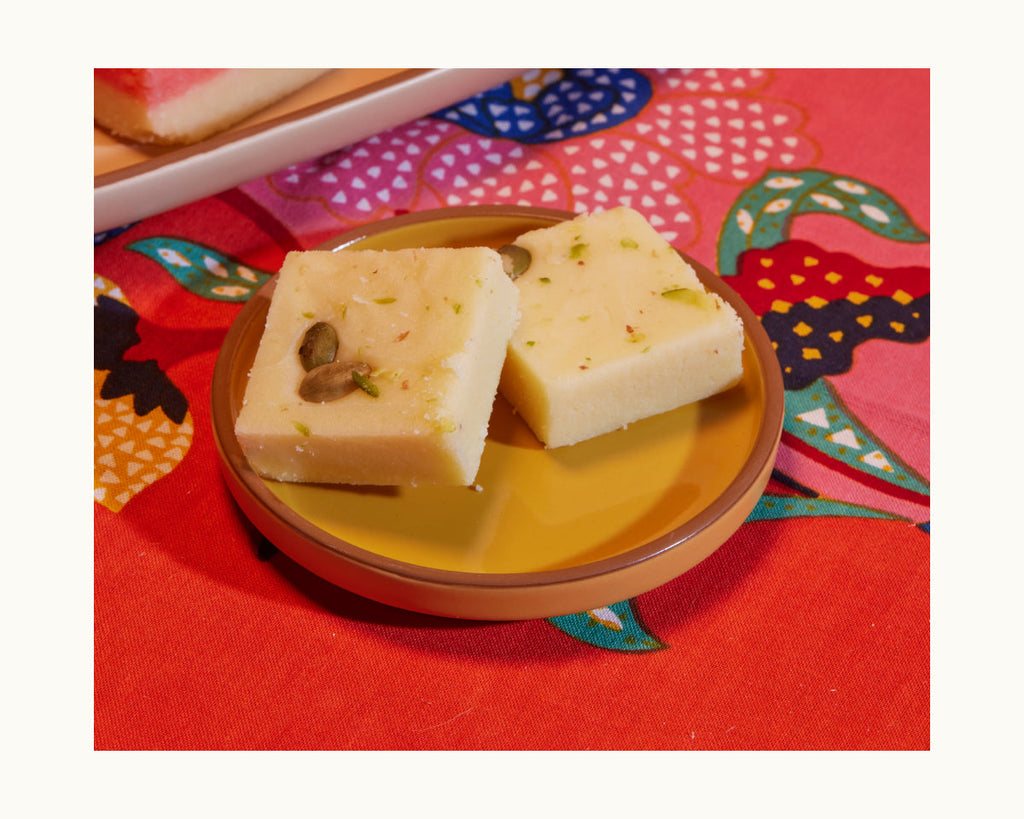 Lot de 4 mini-assiettes en céramique émaillées à la main