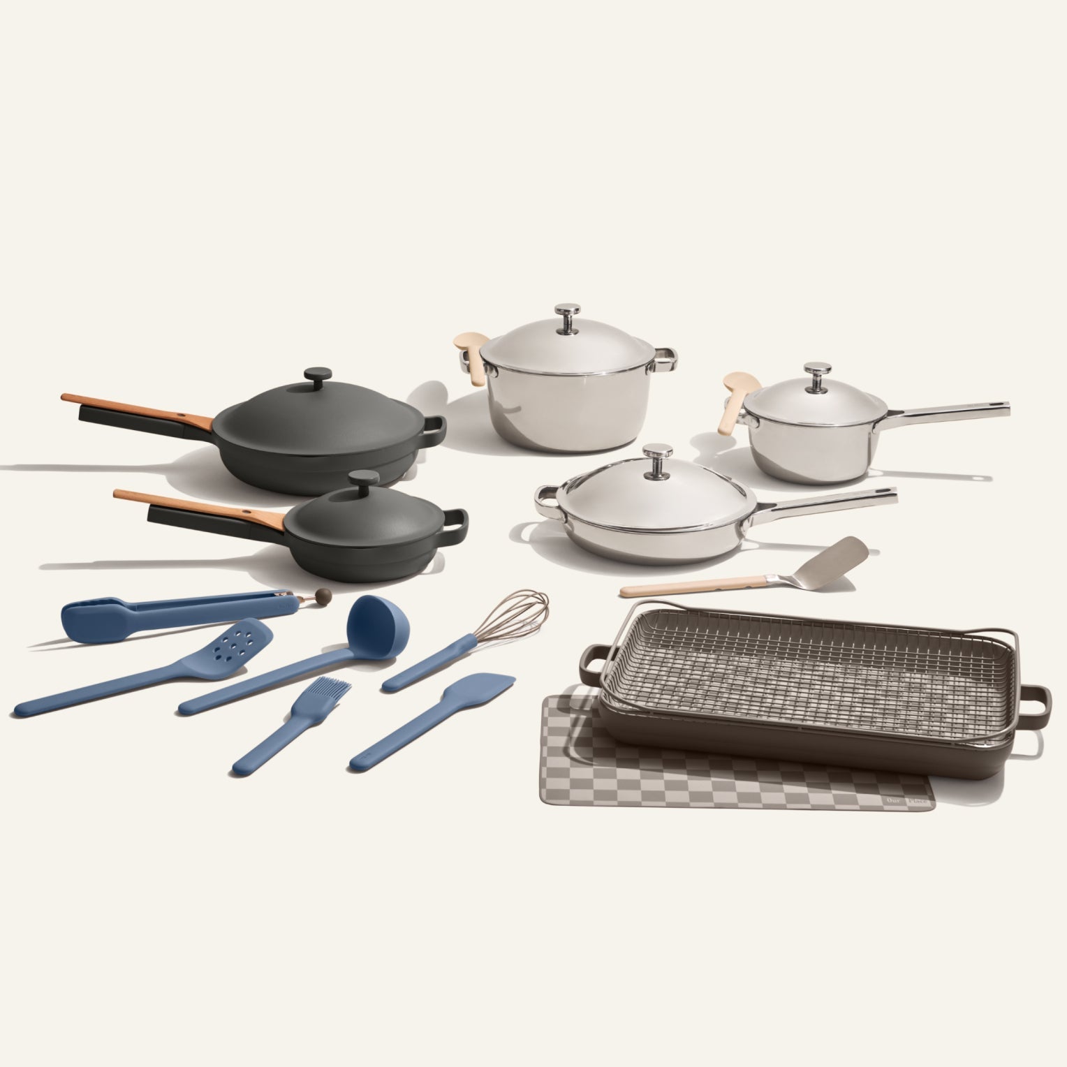 Batterie de cuisine et ustensiles en céramique et titane, 25 pièces